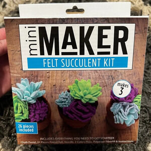 NIB Mini Maker Felt Succulent Kit